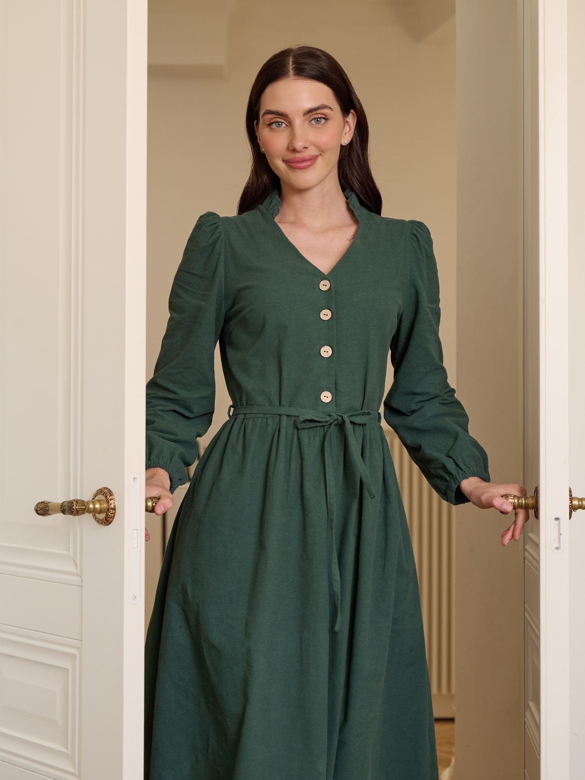 Платье с воротником стойкой. Фото 1