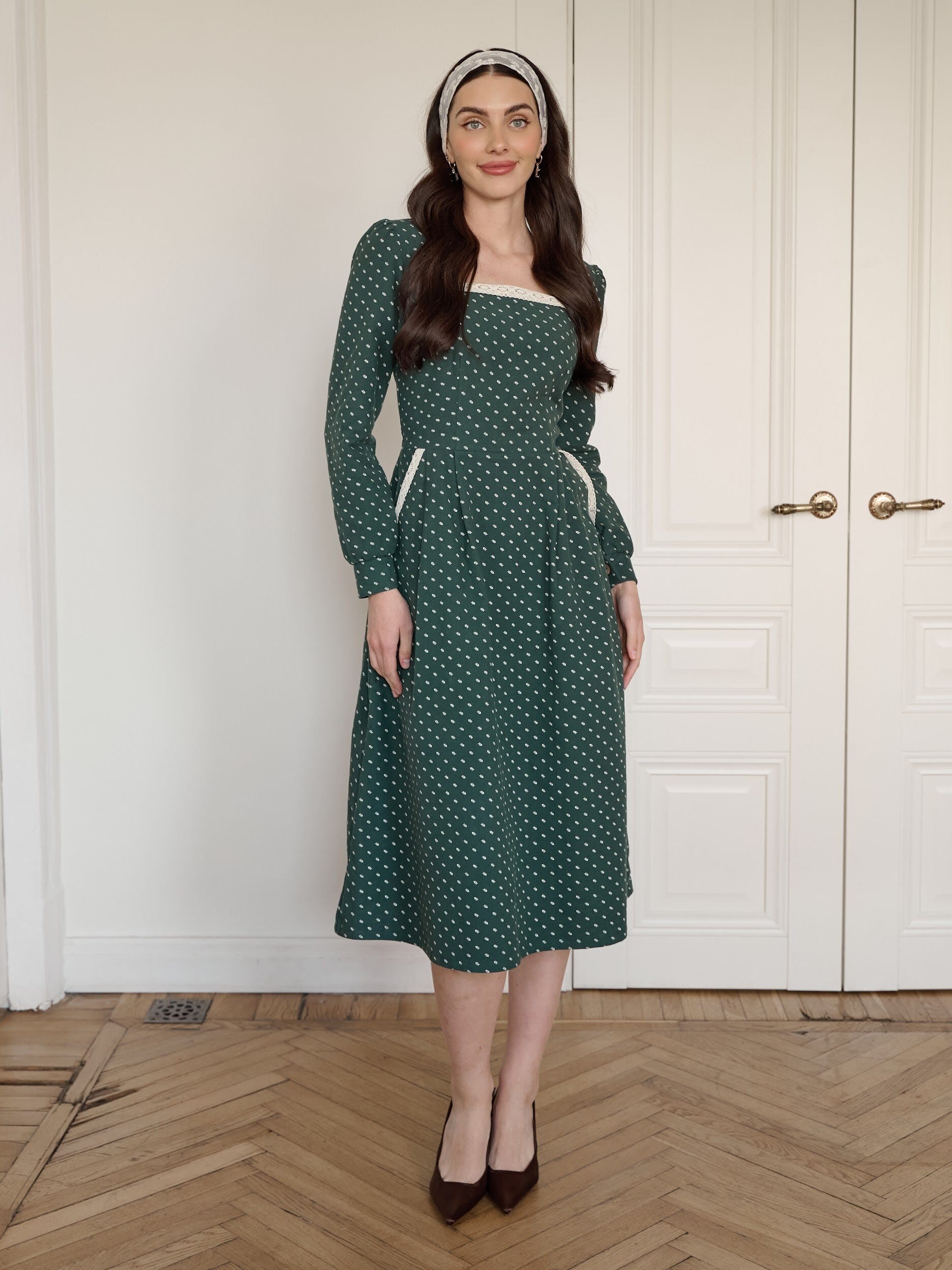 Платье с квадратным вырезом. Фото 1