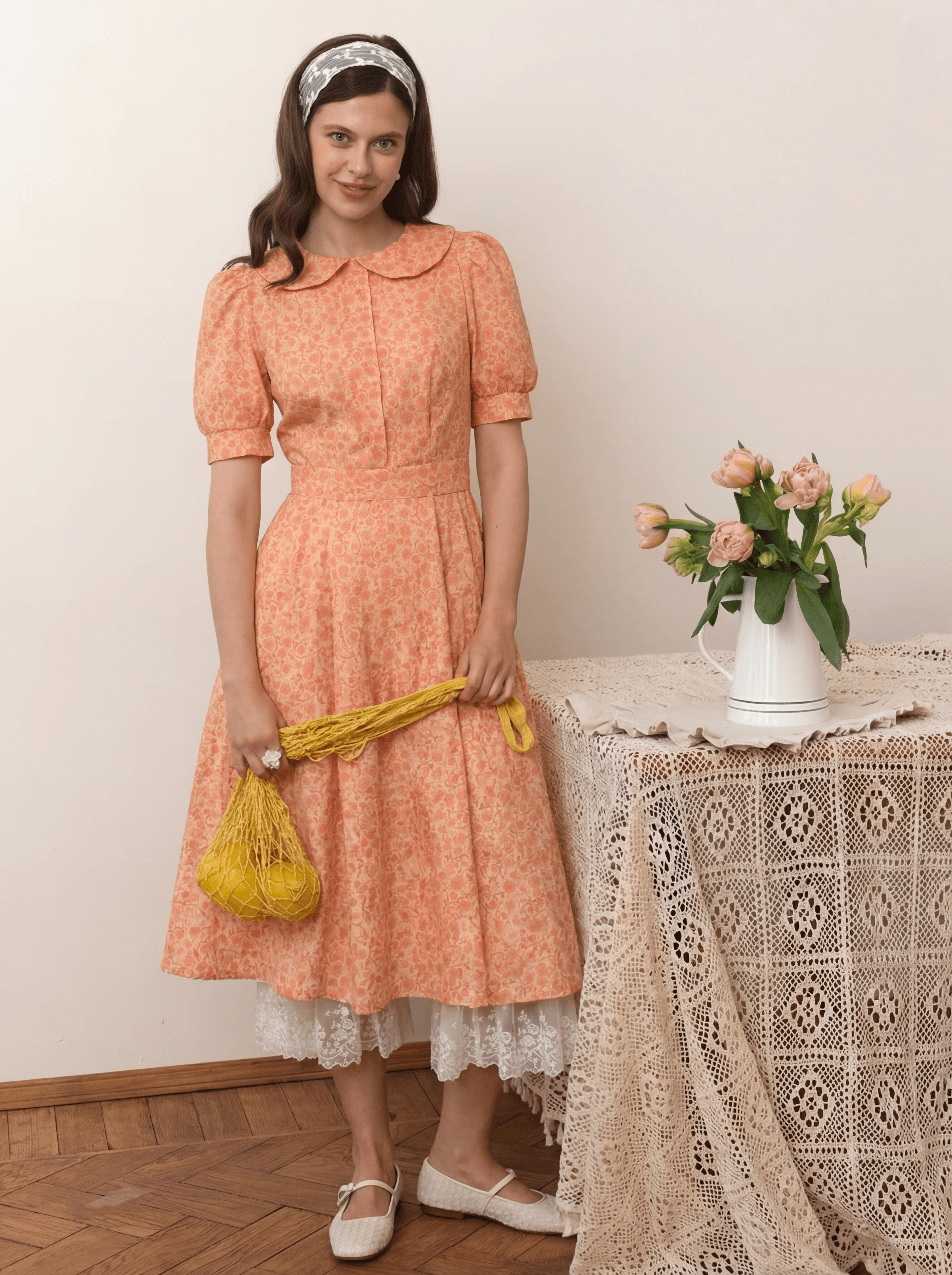 Платье с отложным воротником. Фото 1