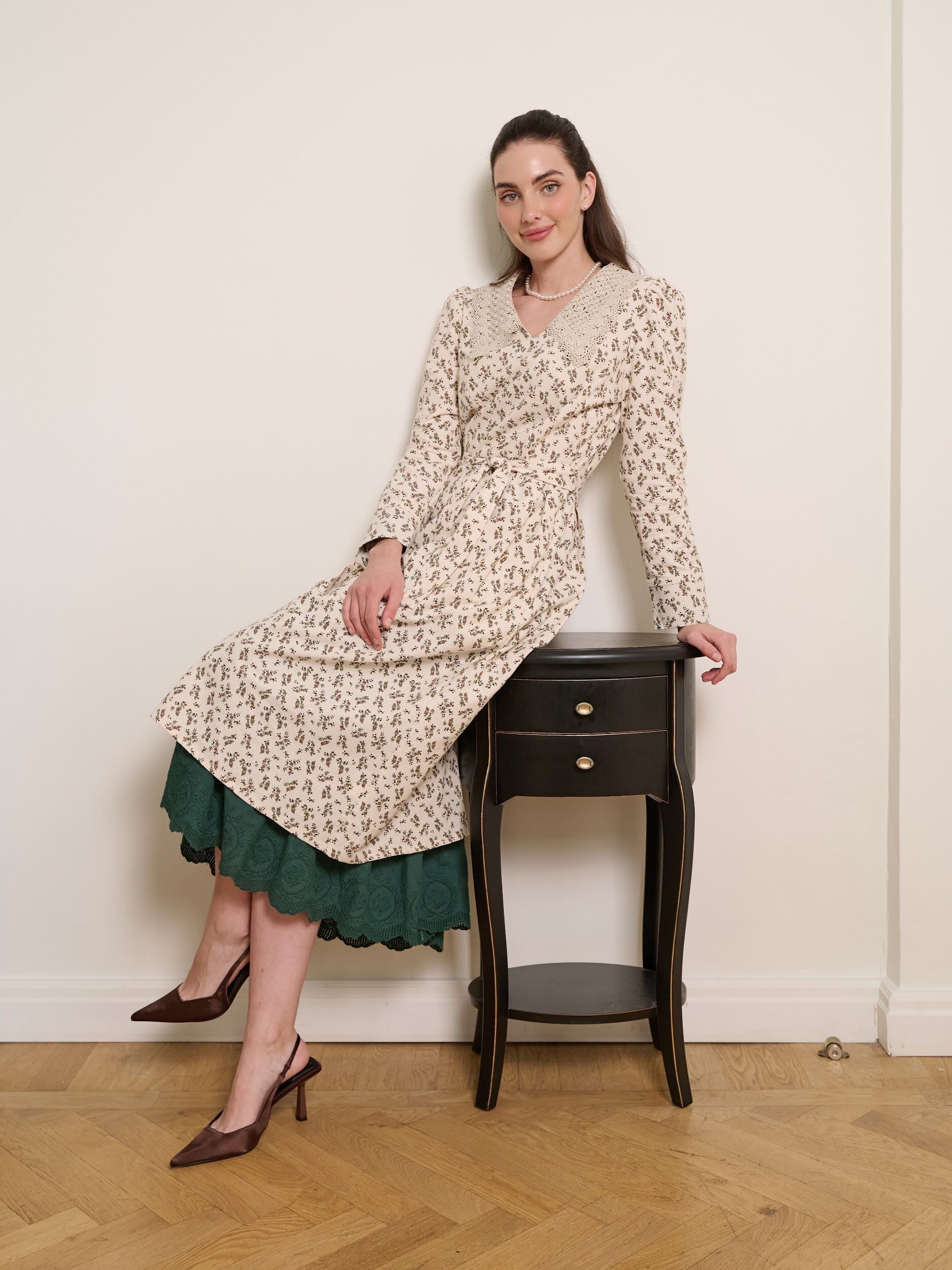 Платье с кружевным воротником. Фото 1