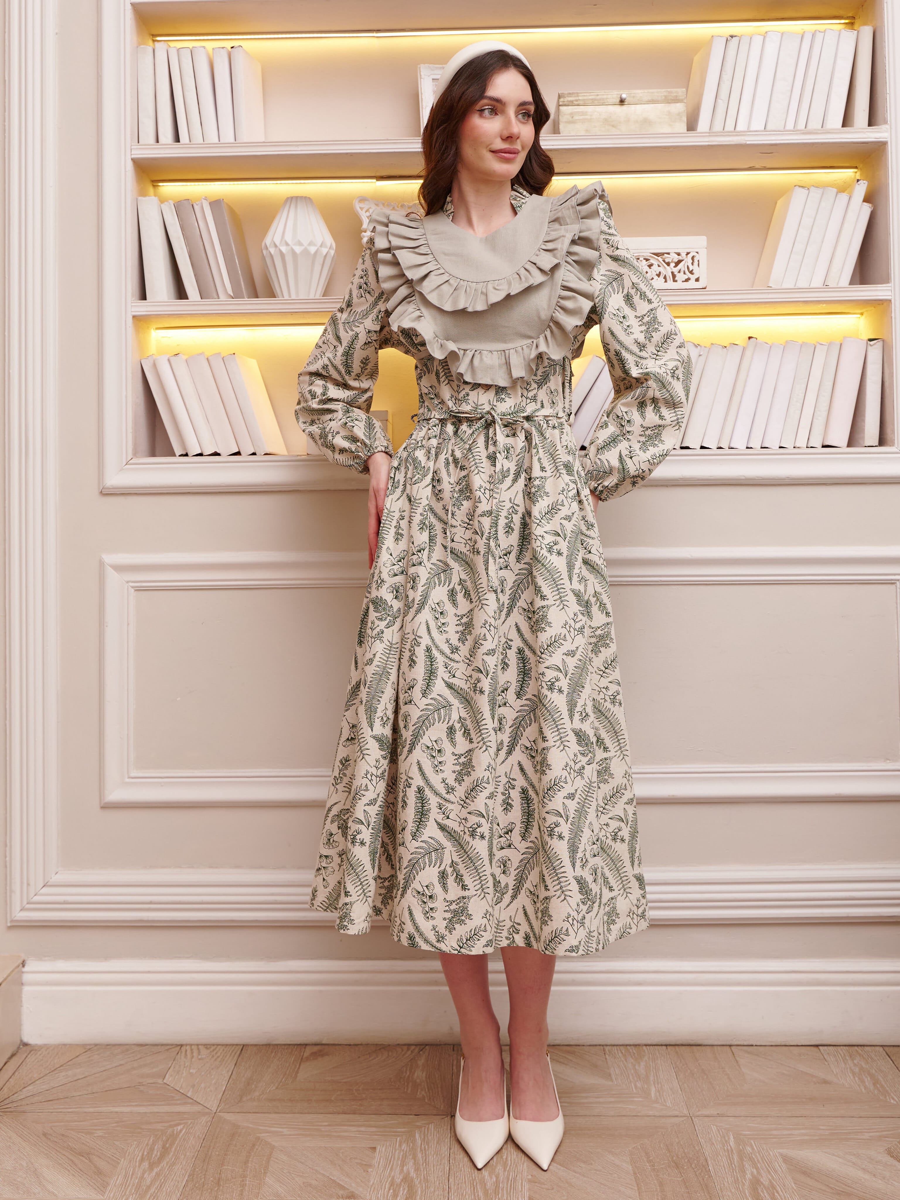 Платье с воротником стойкой. Фото 1