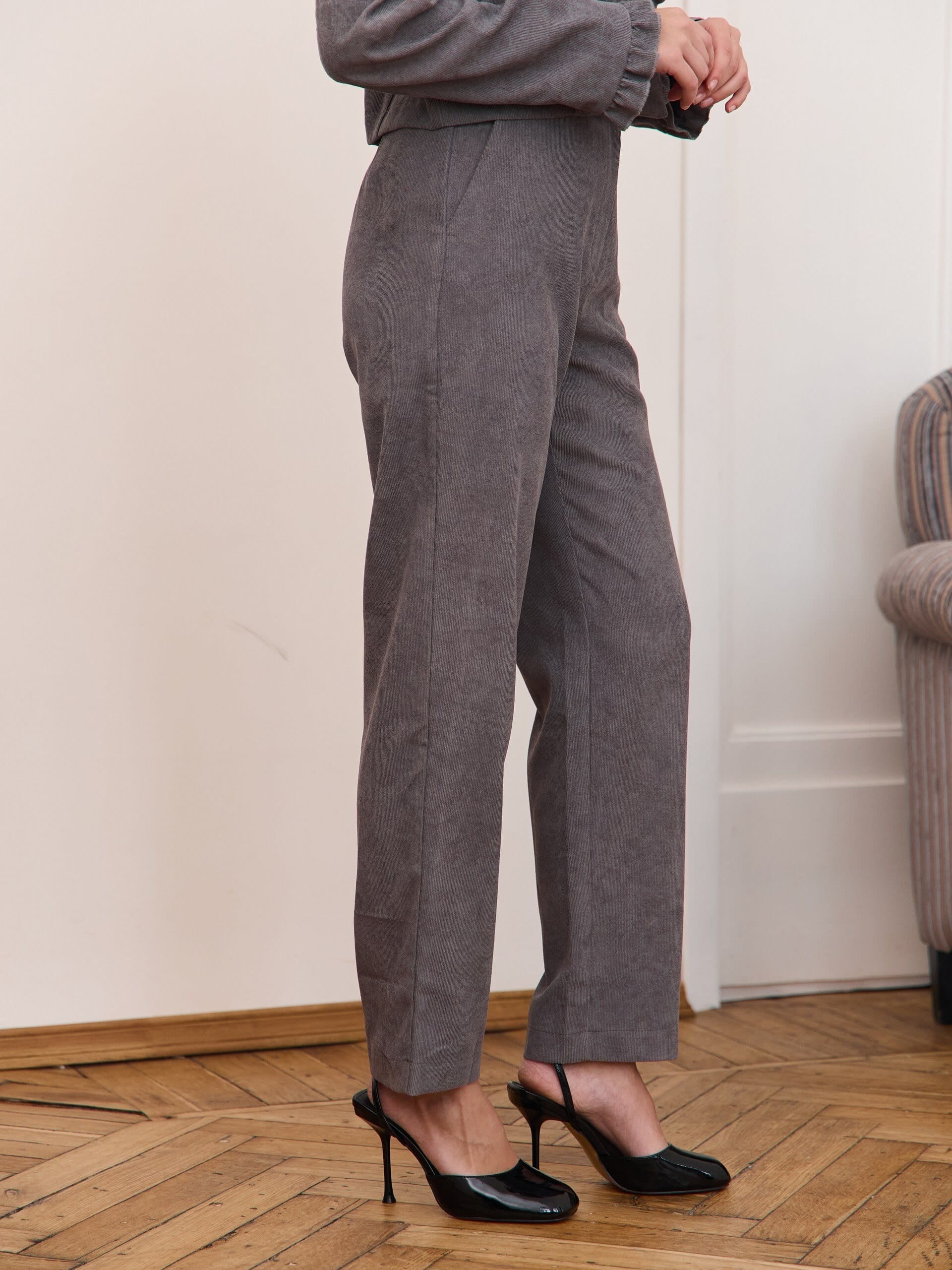 Брюки классические вельветовые. Фото 1