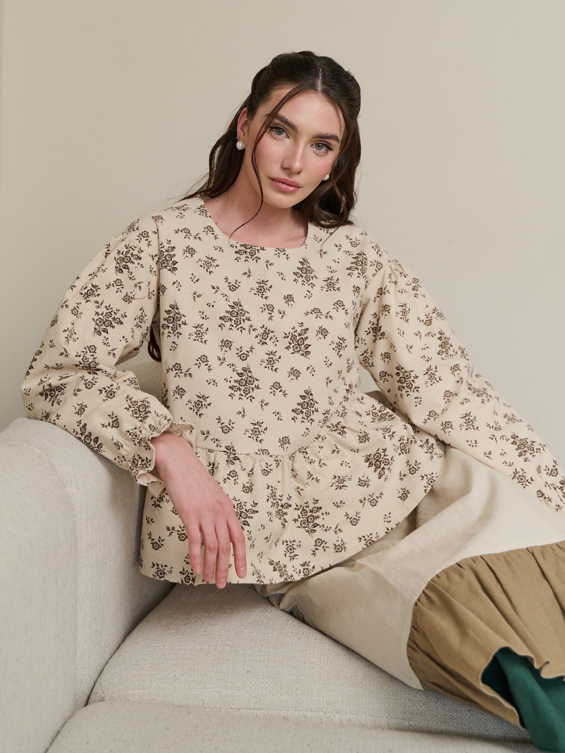 Блузка с баской с длинным рукавом. Фото 1