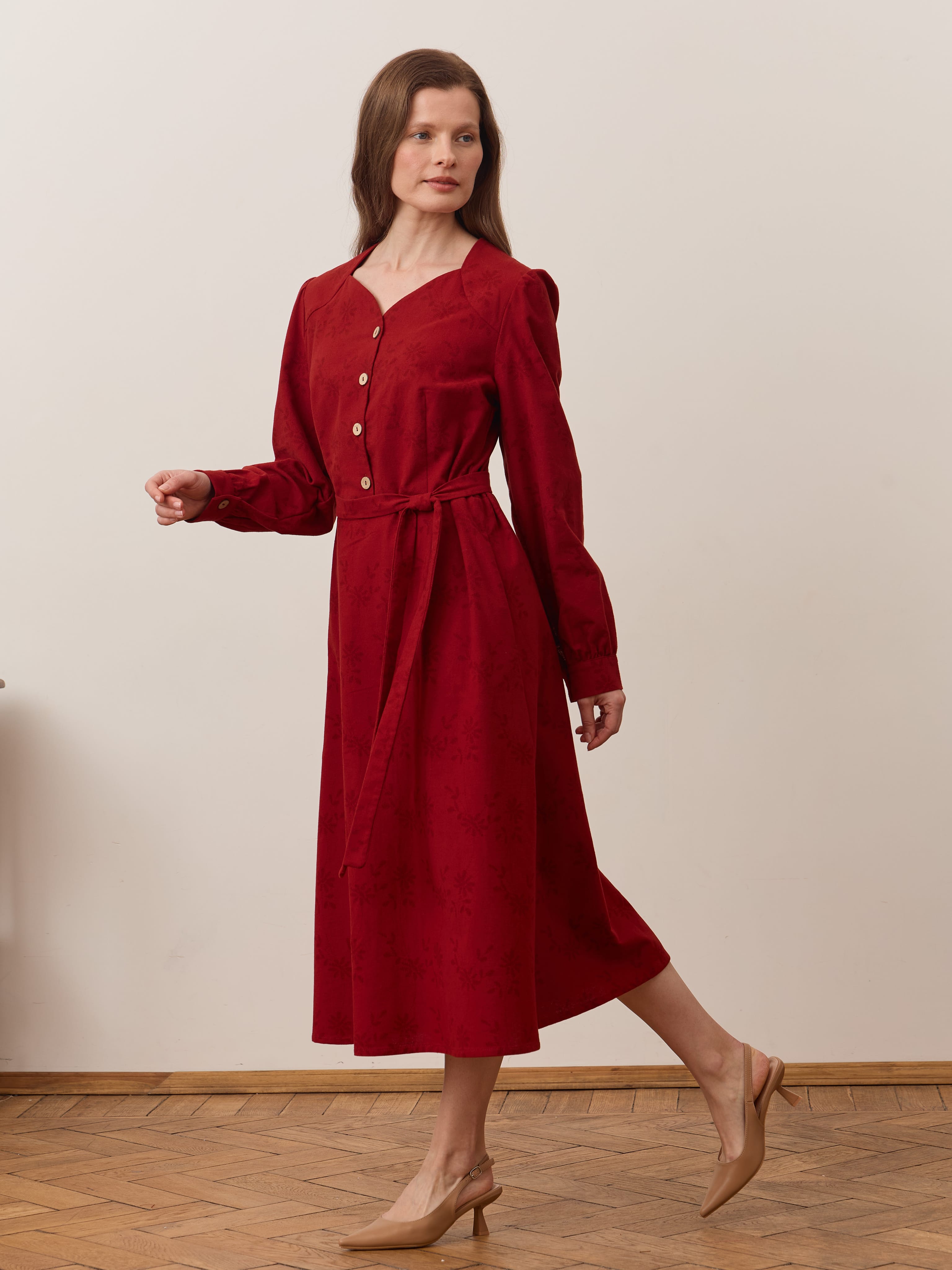 Платье с вырезом-сердечко. Фото 1