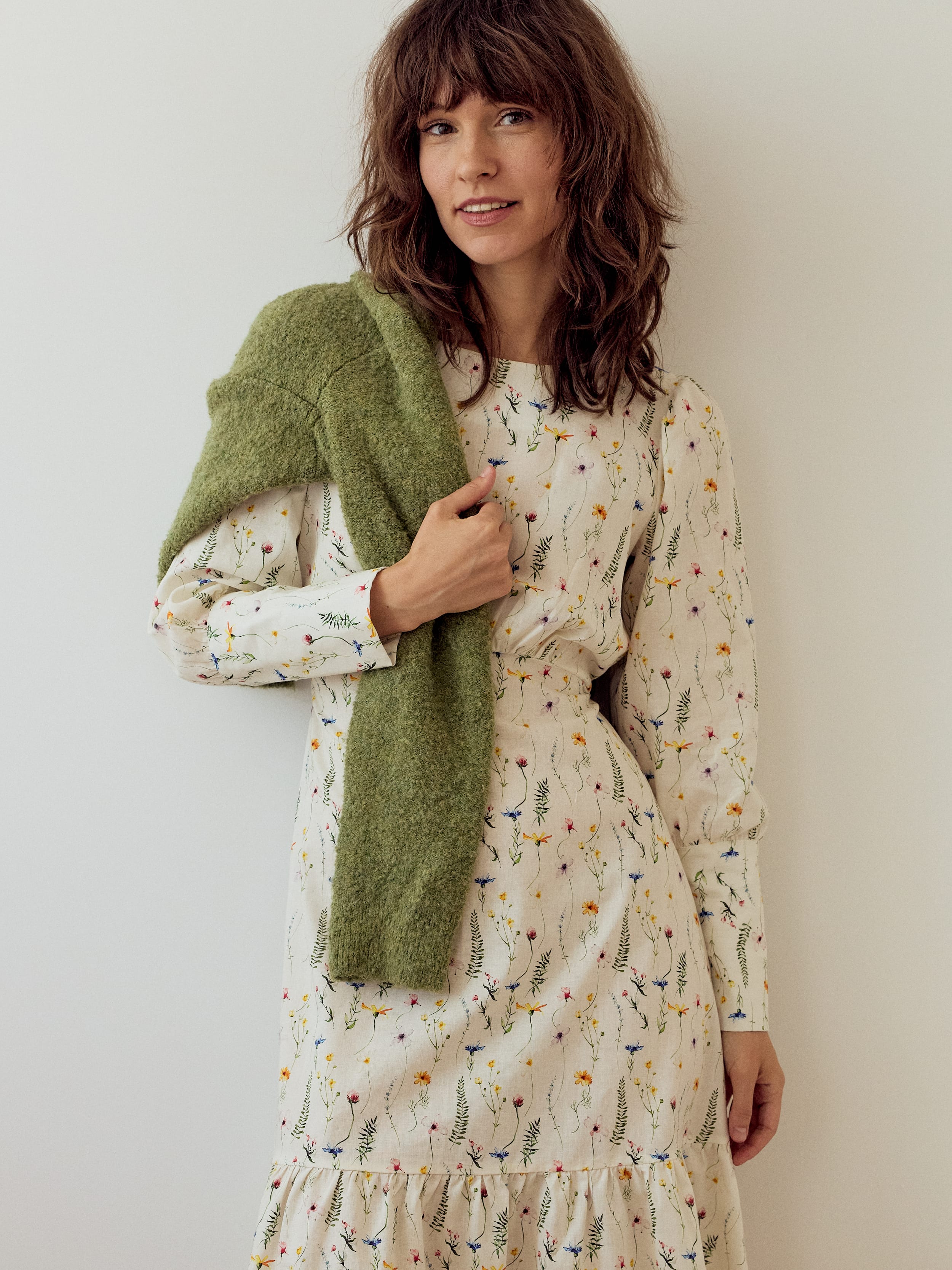 Платье с широкими манжетами. Фото 14