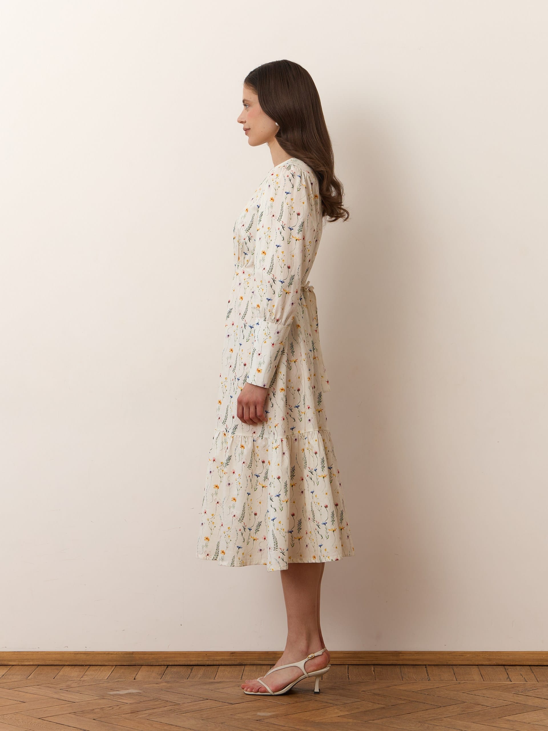 Платье с широкими манжетами. Фото 2